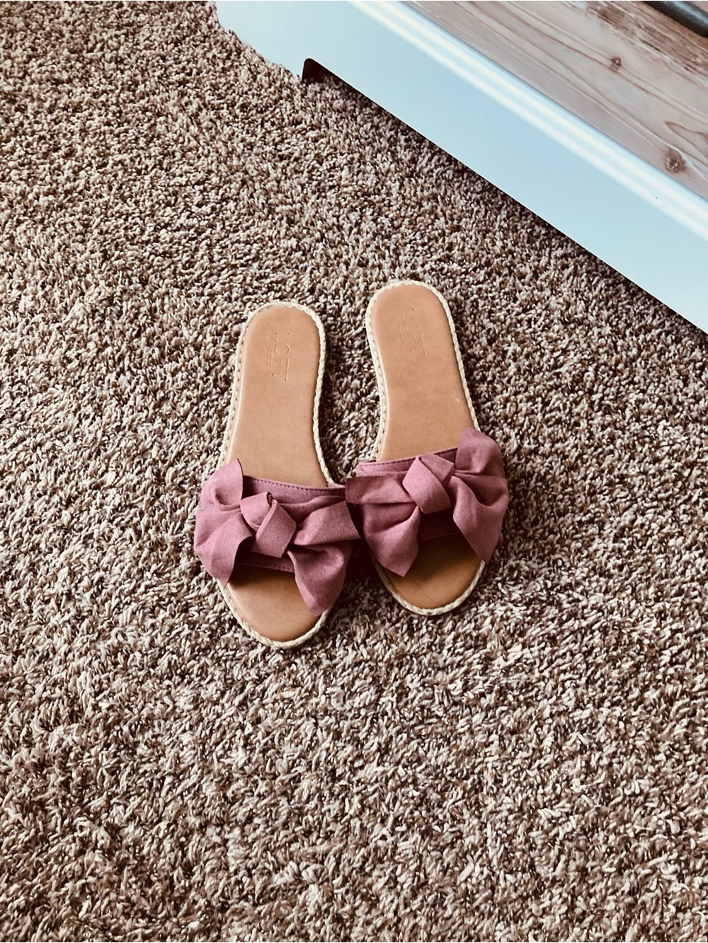 LOFT Dusty Rose Bow Slide Sandals